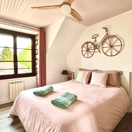 Appartement En Plein Centre Ville Milly-la-Foret Exterior foto